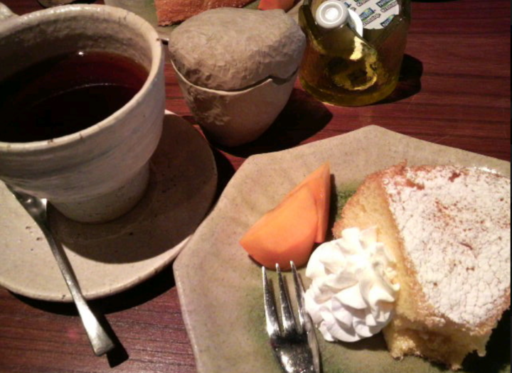 新小平駅近くにある青らんぎのケーキとコーヒー