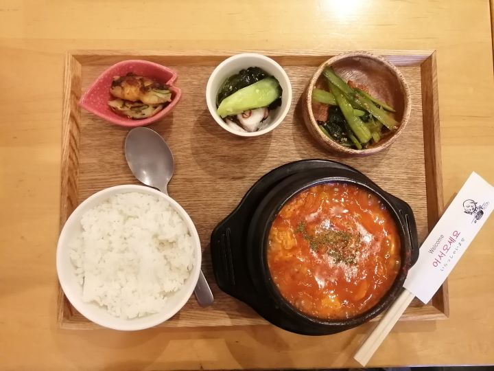 一橋学園駅にある韓国料理店チョンダムのスンドゥブチゲセット