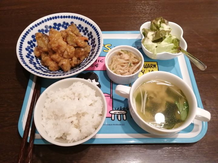 鈴木町にあるカフェジミーズパラダイスの日替わり酢豚定食